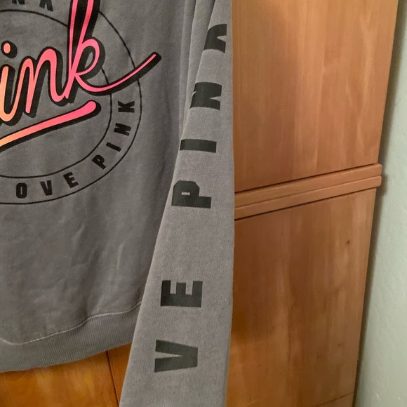 PINK vs cropped hoodie - Picture 3 of 4